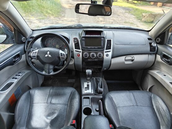 Аренда Мицубиси Паджеро Спорт (Mitsubishi Pajero Sport)