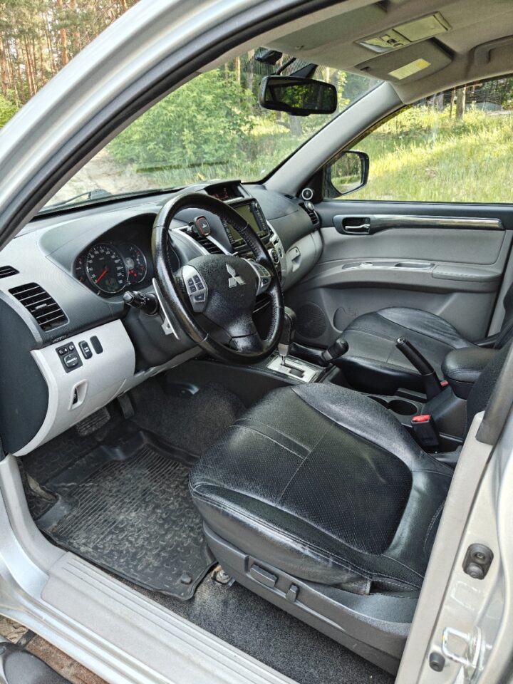 Аренда Мицубиси Паджеро Спорт (Mitsubishi Pajero Sport)